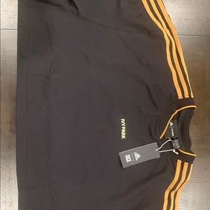 Adidas IVY PARK Crop Tee Woman’s Sz Large